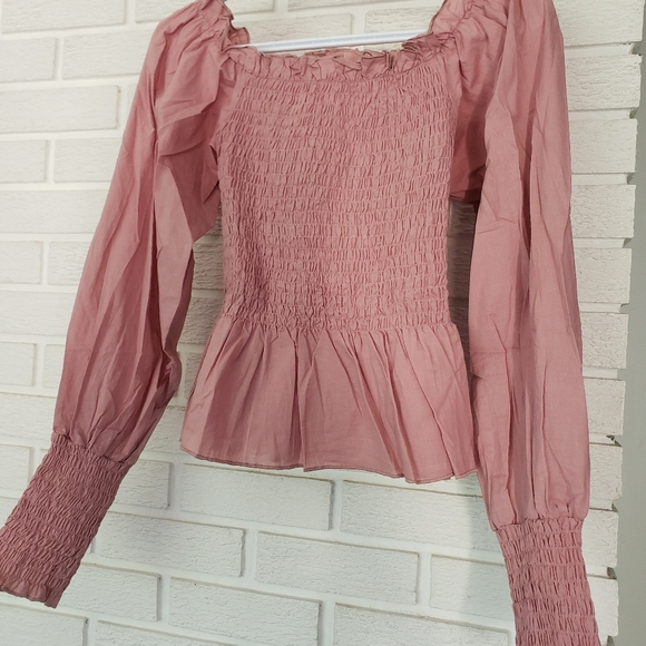 The cutest smocked cotton top by Annagail - Picture 2 of 3